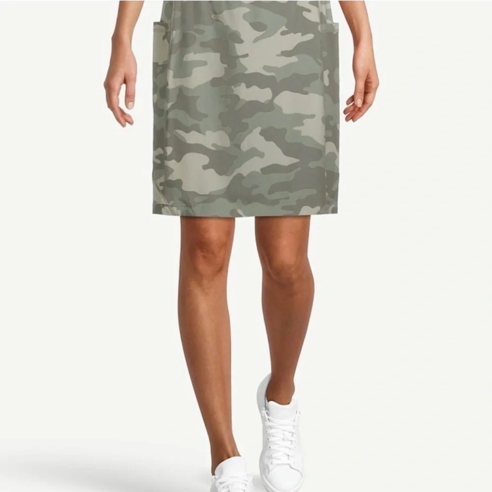 COPY - Excellent condition Chicos camouflage skort size 2 equivalent to women’s… - Picture 1 of 6